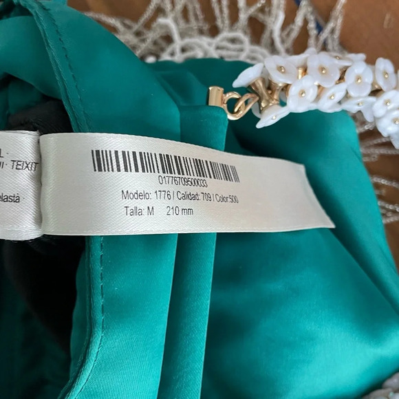 Uterque emerald satin bag with beads and plastic flower handles - Picture 10 of 11